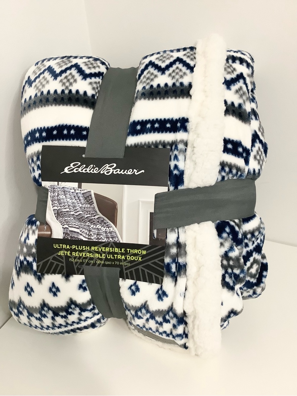 Eddie Bauer Reversible Ultra-Plush Throw NWT